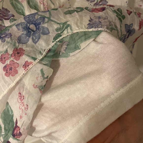 Tendenze 100% silk white cowl neck top in pink and purple flower print - Picture 3 of 5